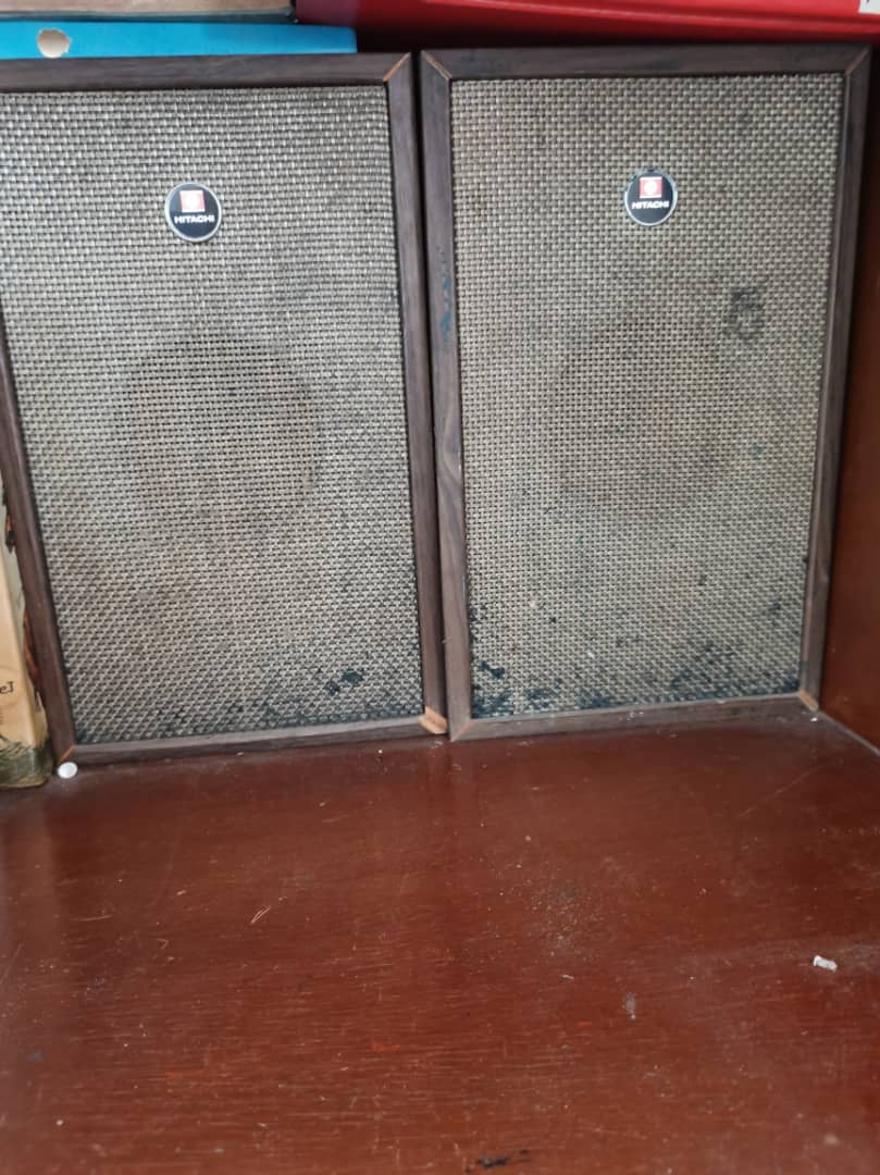 由日立(Hitachi)公司出產的音響/揚聲機,型號不詳。