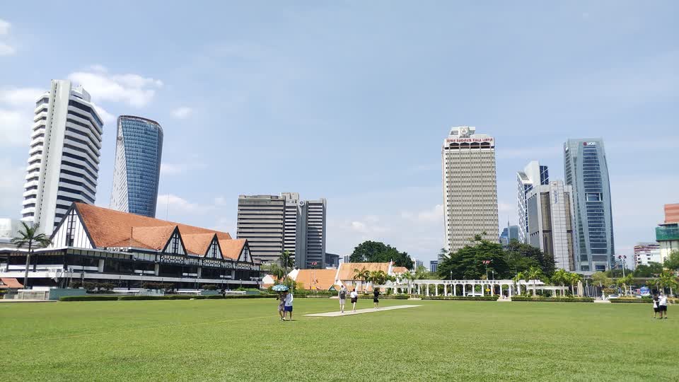 獨立廣場草坪。